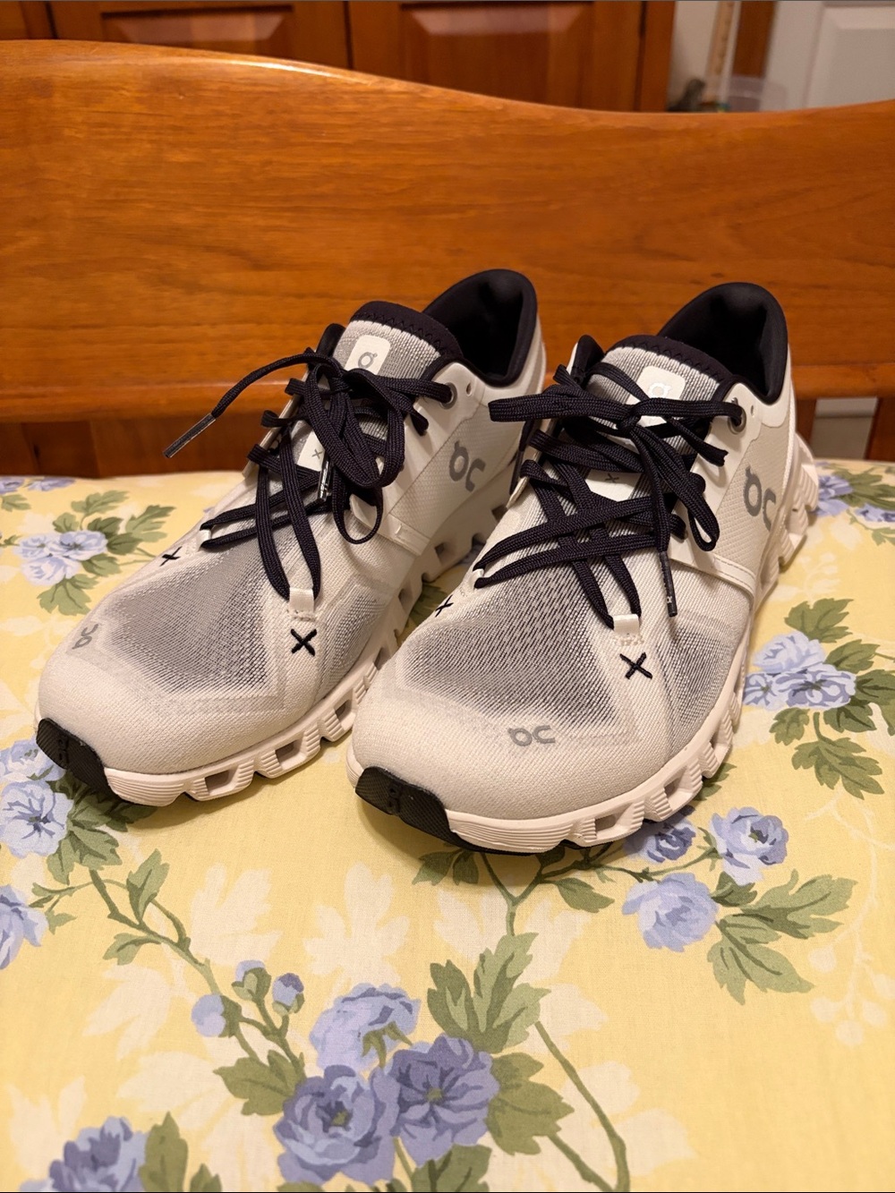 On Running Women’s Cloud X 3 sneakers